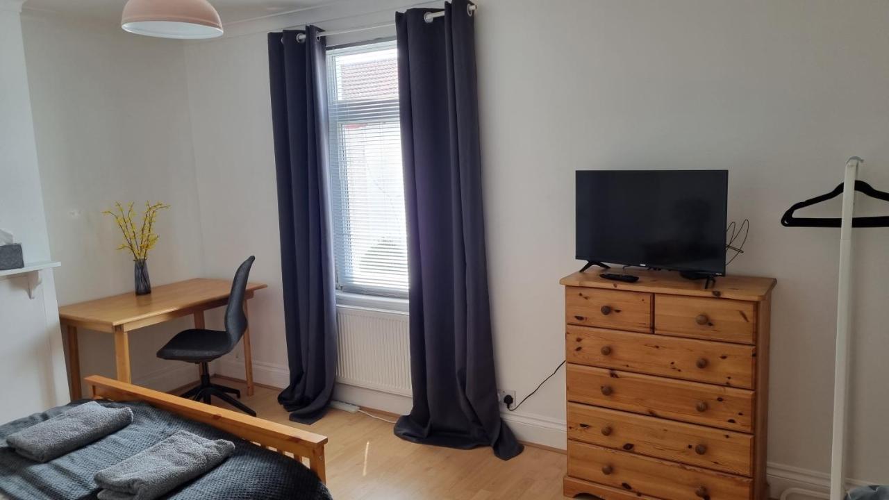 Holiday home Roomy Dog Friendly Town House Sleeps 6