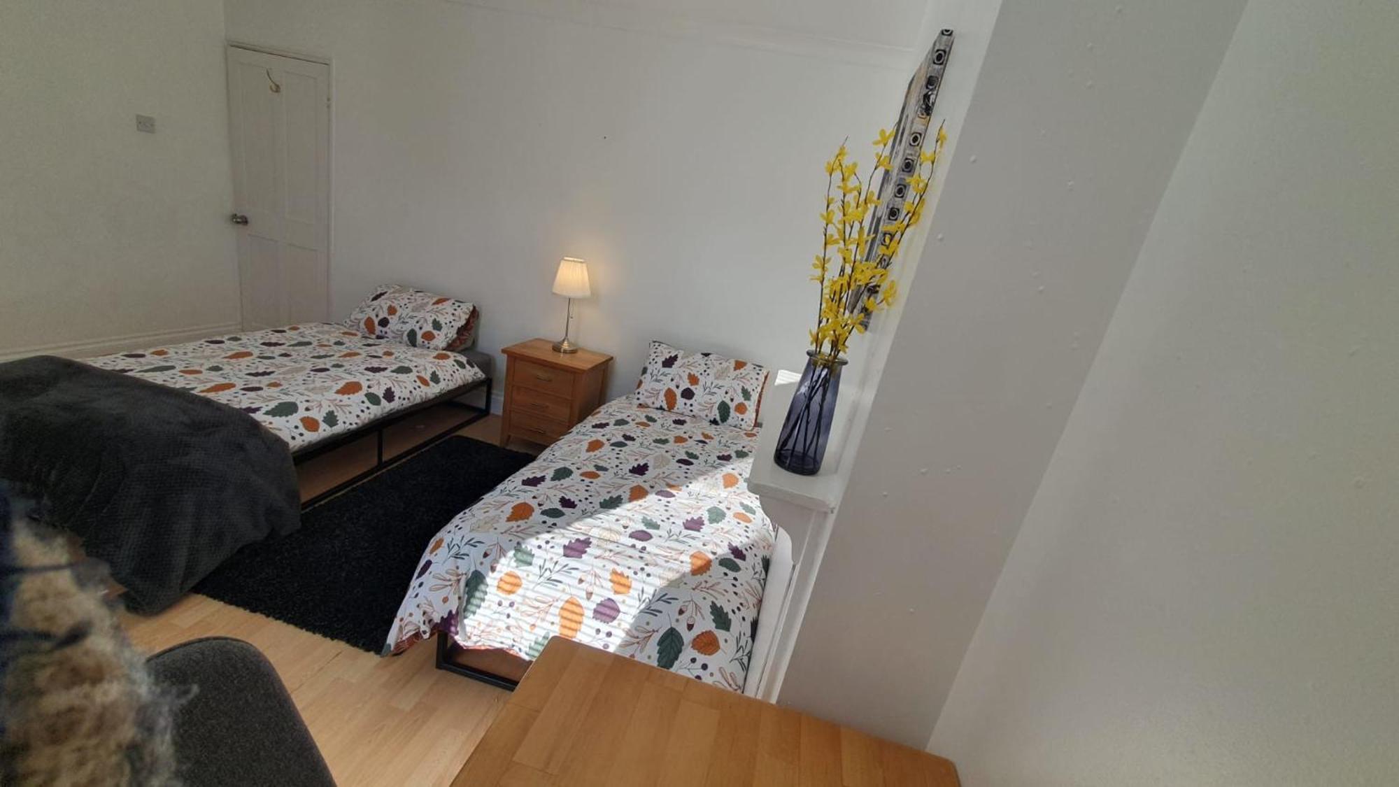 Holiday home Roomy Dog Friendly Town House Sleeps 6 Gosport