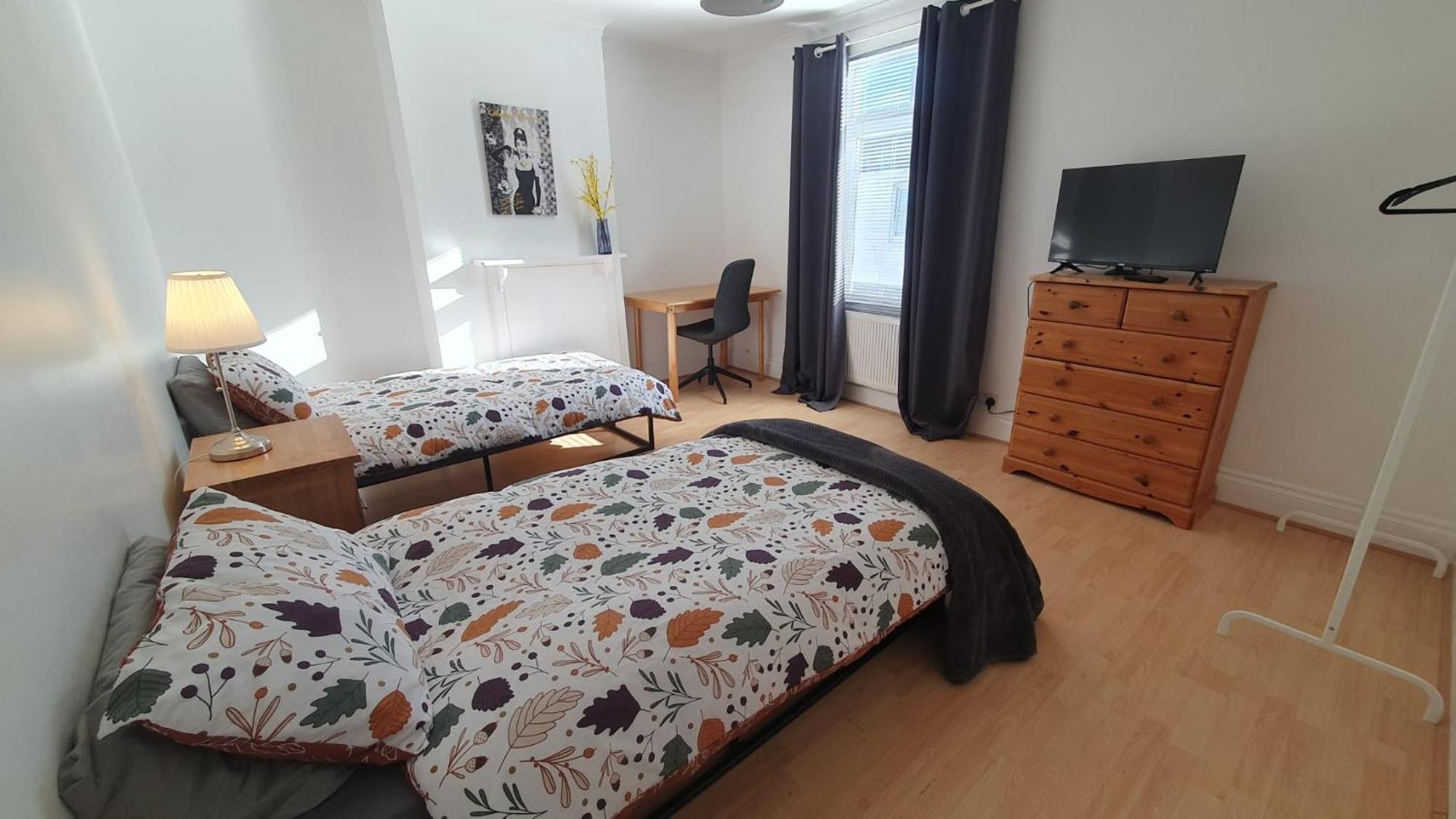Holiday home Roomy Dog Friendly Town House Sleeps 6